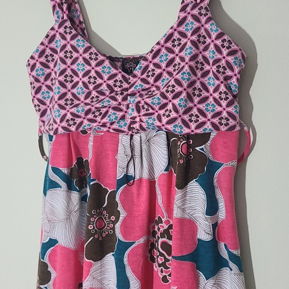 V1 Couture Tank - Picture 2 of 5